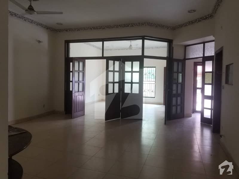10 Marla Lower Portion In Good Condition For Rent In Wapda Town Phase 1