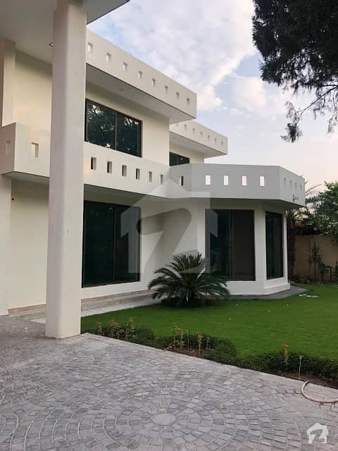 G-6 House Is Available For Rent With 6 Bedrooms