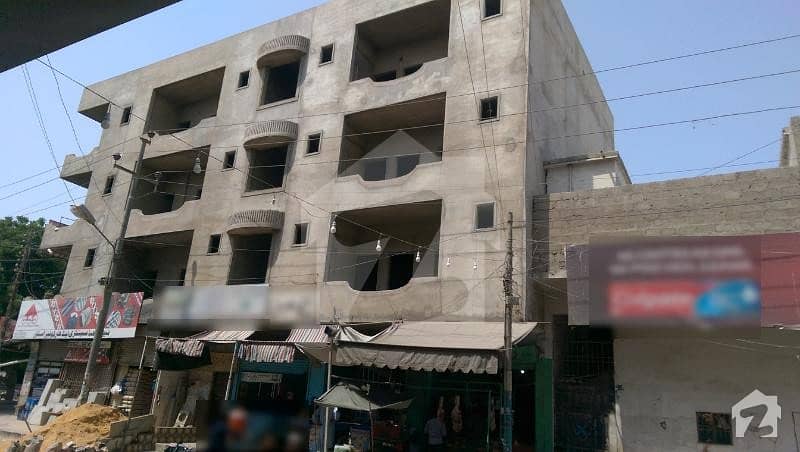 میٹروول کالونی - بلاک 1/2 میٹروول کالونی کراچی میں 3 کمروں کا 8 مرلہ بالائی پورشن 95 لاکھ میں برائے فروخت۔