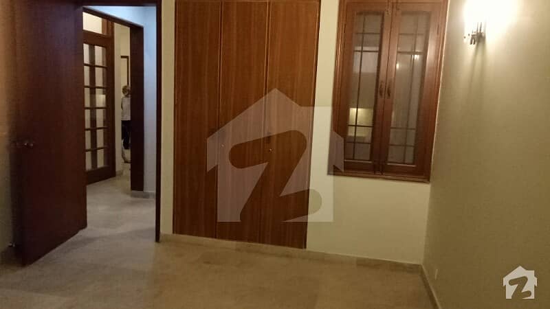 Ground Floor Portion 3 Bedrooms Drawing Lounge  Kitchen Washing Area Dha 7 Ext Rent