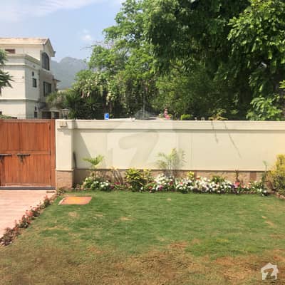 F-6 Margalla Road House 2700 Sq Yard Prime Location CDA Transfer F-6 Margalla Road House 2700 Sq Yard Prime Location CDA Transfer