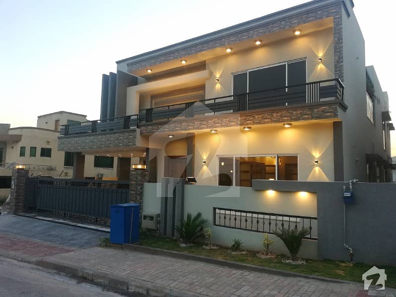 Stylish 1 Kanal Brand New Best Quality House For Sale