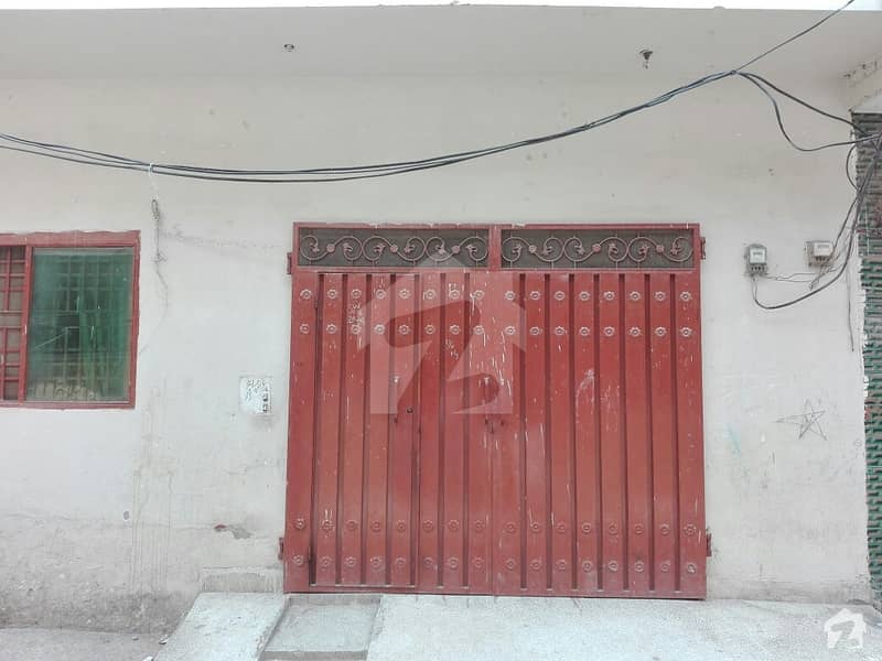 جمیل ٹاؤن لاہور میں 4 کمروں کا 6 مرلہ مکان 1. 1 کروڑ میں برائے فروخت۔