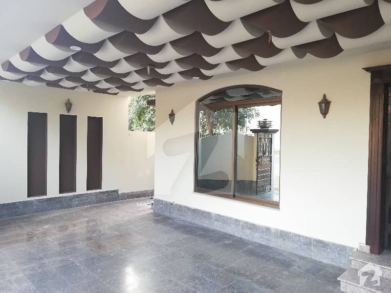 9 Marla House For Rent In Umar Block Sector B Bahria Town Lahore