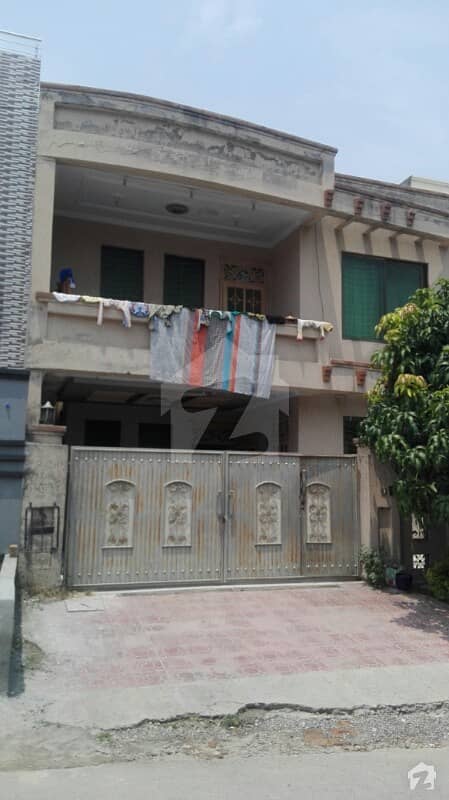پی ڈبلیو ڈی ہاؤسنگ سکیم اسلام آباد میں 5 کمروں کا 10 مرلہ مکان 1.25 کروڑ میں برائے فروخت۔
