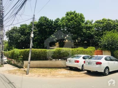 گارڈن ٹاؤن - ابو بھکر بلاک گارڈن ٹاؤن لاہور میں 2 کنال کمرشل پلاٹ 23 کروڑ میں برائے فروخت۔ گارڈن ٹاؤن - ابو بھکر بلاک گارڈن ٹاؤن لاہور میں 2 کنال کمرشل پلاٹ 23 کروڑ میں برائے فروخت۔