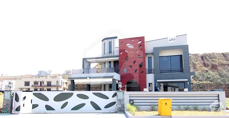 بحریہ ٹاؤن فیز 8 بحریہ ٹاؤن راولپنڈی راولپنڈی میں 4 کمروں کا 1. 2 کنال مکان 4. 5 کروڑ میں برائے فروخت۔
