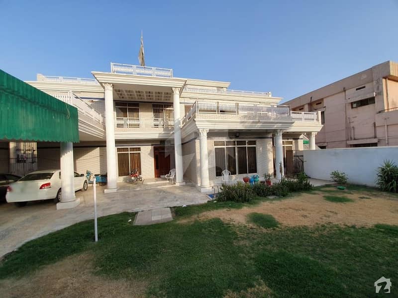 نیو مسلم ٹاؤن لاہور میں 5 کمروں کا 2 کنال مکان 8.5 کروڑ میں برائے فروخت۔