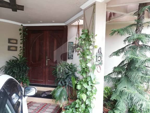 ریونیو سوسائٹی - بلاک اے ریوینیو سوسائٹی لاہور میں 5 کمروں کا 1 کنال مکان 3 کروڑ میں برائے فروخت۔