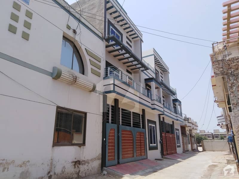 ساجد عوام کالونی بہاولپور میں 4 کمروں کا 5 مرلہ مکان 85 لاکھ میں برائے فروخت۔