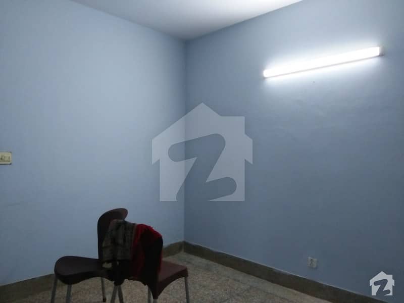 Ground Floor For Rent In 15-A/4 Main Road Location