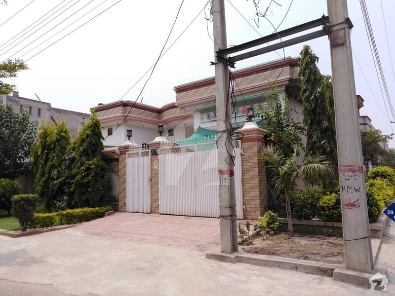 House Is Available For Sale  In Amin Town