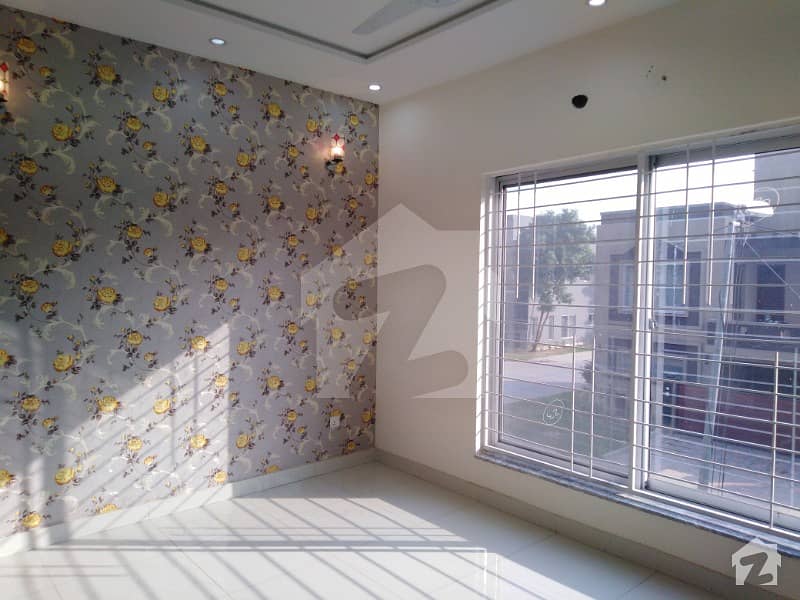 2 BED FLAT ABLABLE IN VERY LOW PRICE NEAR BY MARKT AND GRAND MOSQUE