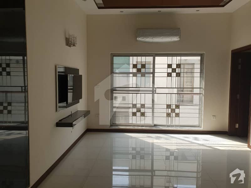 7 Marla Used For Sale In Phase 3 Consist Of 3 Luxury Bed Room Company Kitchen