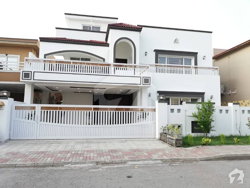 Stylish 1 Kanal Best Quality House For Sale