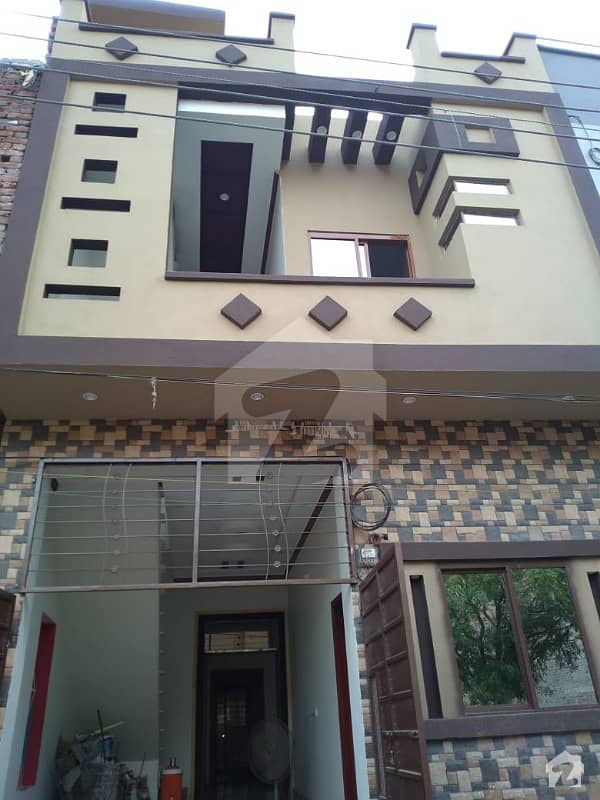 نیو سمن آباد لاہور میں 3 کمروں کا 4 مرلہ مکان 1.2 کروڑ میں برائے فروخت۔
