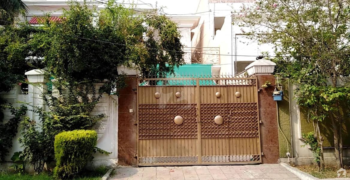 حیات آباد فیز 3 - کے6 حیات آباد فیز 3 حیات آباد پشاور میں 5 کمروں کا 10 مرلہ مکان 2. 7 کروڑ میں برائے فروخت۔