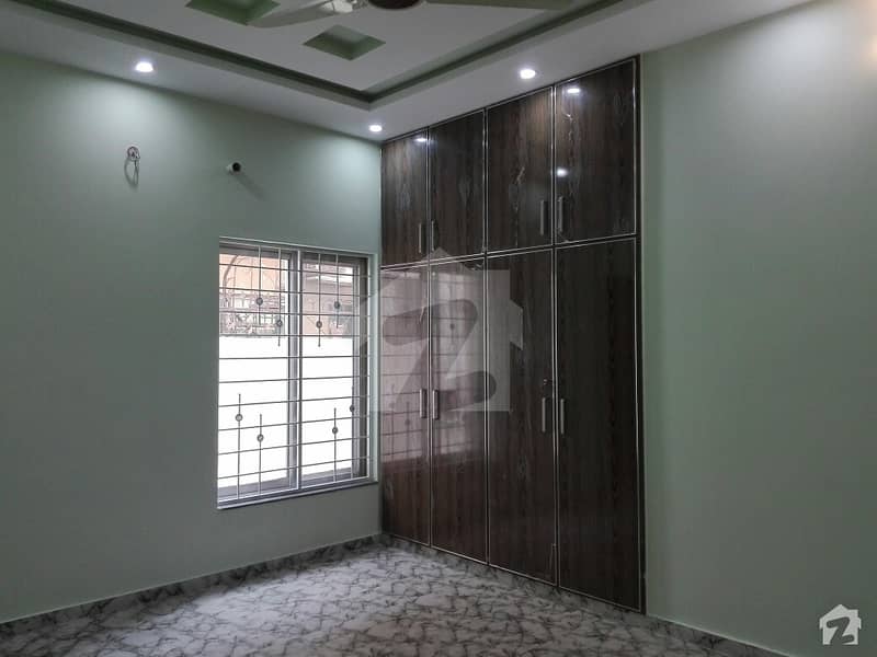 ازمیر ٹاؤن لاہور میں 3 کمروں کا 5 مرلہ مکان 1.23 کروڑ میں برائے فروخت۔