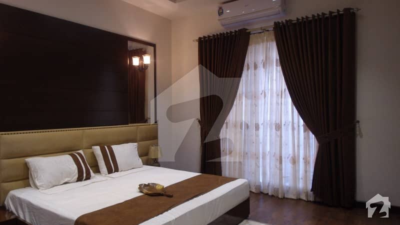 ڈی ایچ اے فیز 3 - بلاک ڈبلیو فیز 3 ڈیفنس (ڈی ایچ اے) لاہور میں 7 کمروں کا 1 کنال مکان 5. 1 کروڑ میں برائے فروخت۔