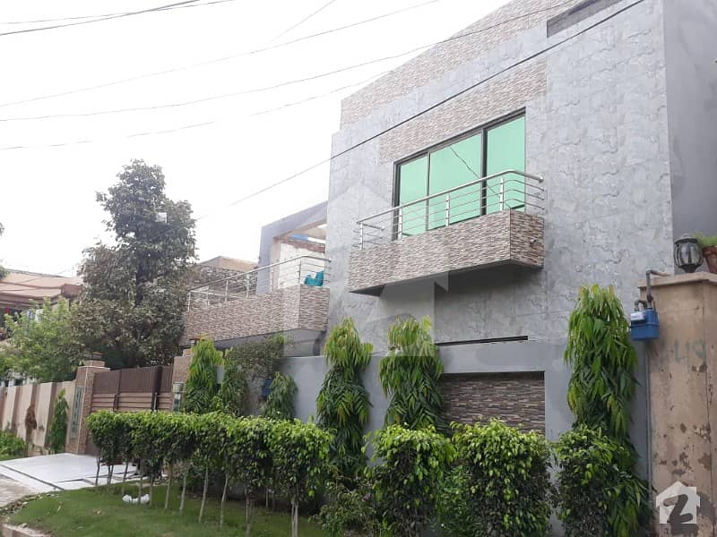 ائیرپورٹ روڈ لاہور میں 5 کمروں کا 1 کنال مکان 3. 25 کروڑ میں برائے فروخت۔