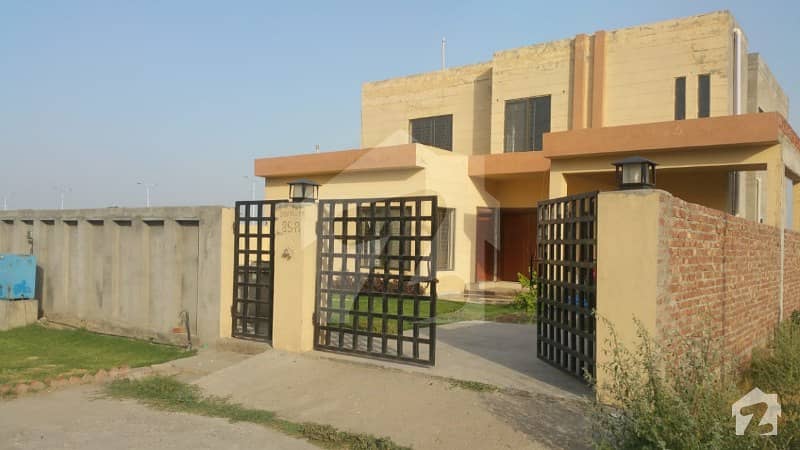 بینکرس ایوینیو کوآپریٹو ہاؤسنگ سوسائٹی لاہور میں 5 کمروں کا 18 مرلہ مکان 2.1 کروڑ میں برائے فروخت۔