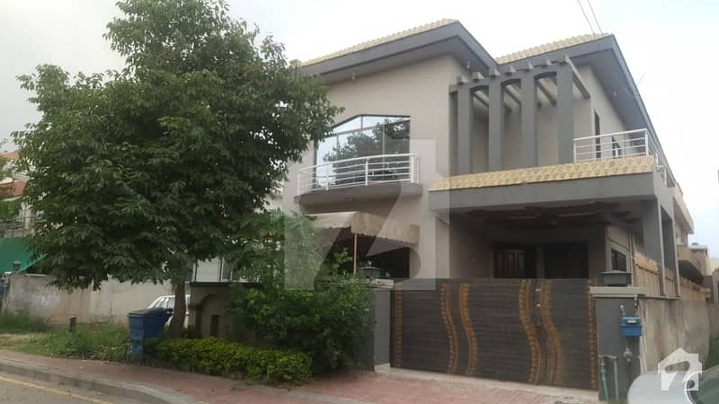 بحریہ ٹاؤن فیز 4 بحریہ ٹاؤن راولپنڈی راولپنڈی میں 6 کمروں کا 10 مرلہ مکان 2.1 کروڑ میں برائے فروخت۔
