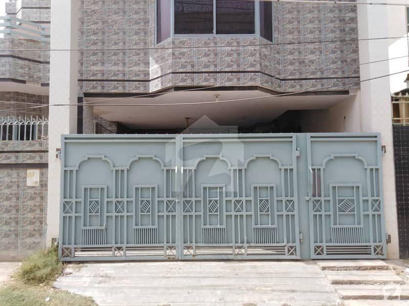 مسلم ٹاؤن بہاولپور میں 5 کمروں کا 8 مرلہ مکان 1. 4 کروڑ میں برائے فروخت۔