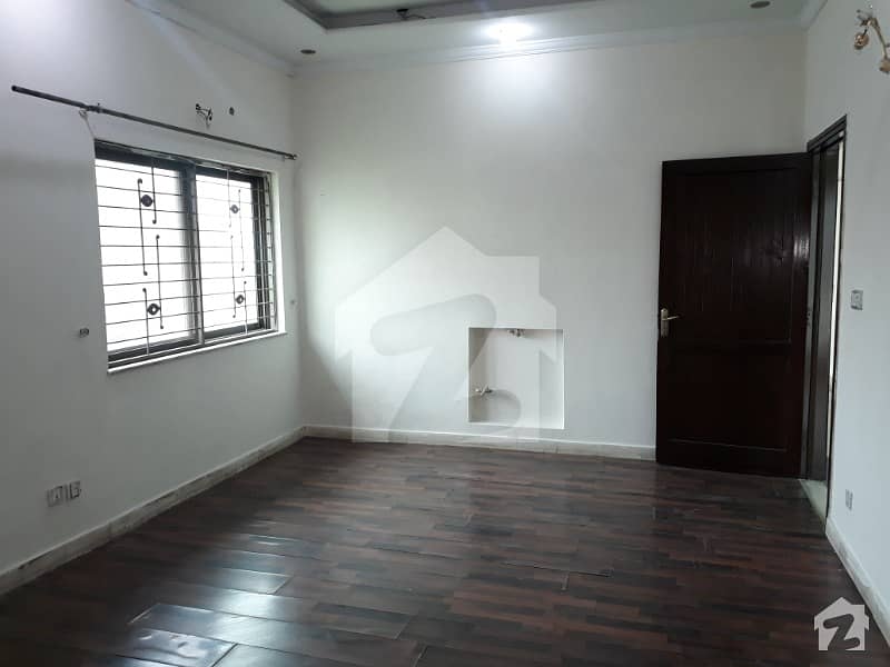 1 Kanal  House For Rent Good Location Good Condition Easy Approach