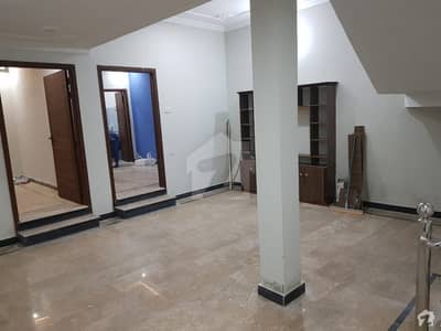 Here Is A Good Opportunity To Live In A Well-Built House Here Is A Good Opportunity To Live In A Well-Built House