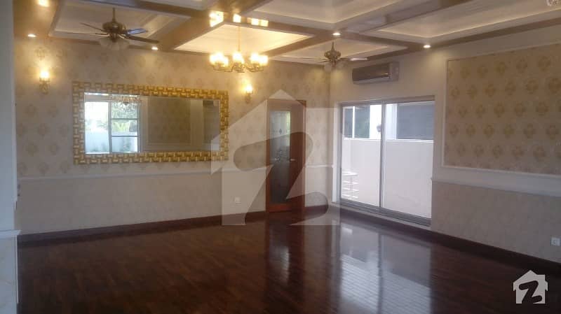 23 Marla Luxury  Bungalow With Fully  Basement  For Sale