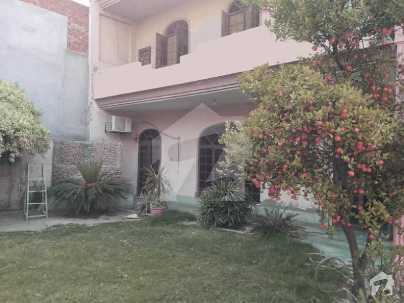کینال برگ ہاؤسنگ سوسائٹی لاہور میں 5 کمروں کا 10 مرلہ مکان 1.8 کروڑ میں برائے فروخت۔ کینال برگ ہاؤسنگ سوسائٹی لاہور میں 5 کمروں کا 10 مرلہ مکان 1.8 کروڑ میں برائے فروخت۔