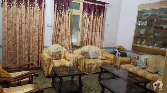 شاہ رخ کالونی گوجرانوالہ میں 5 کمروں کا 4 مرلہ مکان 1.05 کروڑ میں برائے فروخت۔