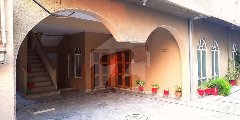 House Is Available For Sale In Lalazar