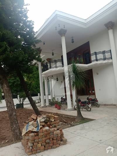 F-8 1200 Sq Yards House Is Available For Sale F-8 1200 Sq Yards House Is Available For Sale
