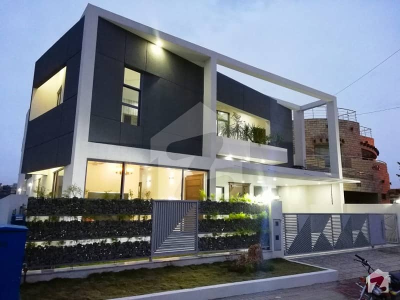 بحریہ ٹاؤن راولپنڈی راولپنڈی میں 6 کمروں کا 1 کنال مکان 3.9 کروڑ میں برائے فروخت۔