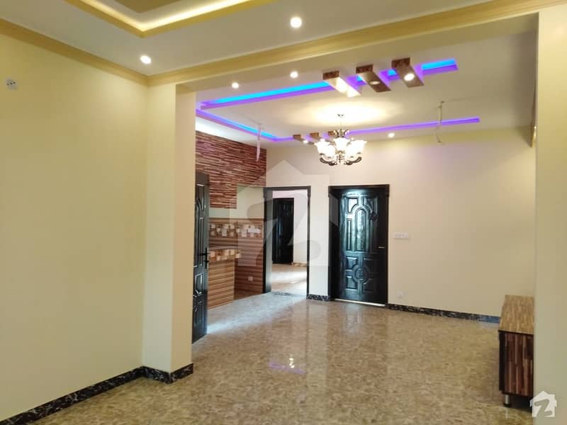 شیرشاہ کالونی - راؤنڈ روڈ لاہور میں 4 کمروں کا 3 مرلہ مکان 32 ہزار میں کرایہ پر دستیاب ہے۔