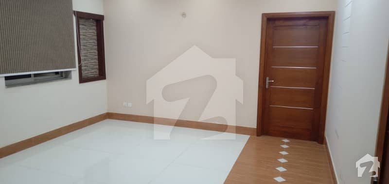 Attractive 540 sqft flat for sale at Sorahi Chowk Bahria Town Lahore