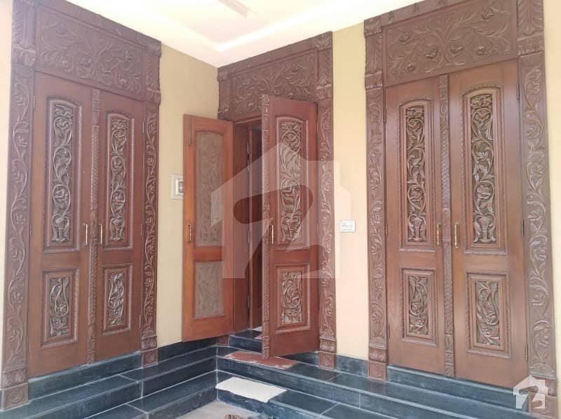 نیشنل پولیس فاؤنڈیشن او ۔ 9 اسلام آباد میں 4 کمروں کا 10 مرلہ مکان 1.6 کروڑ میں برائے فروخت۔