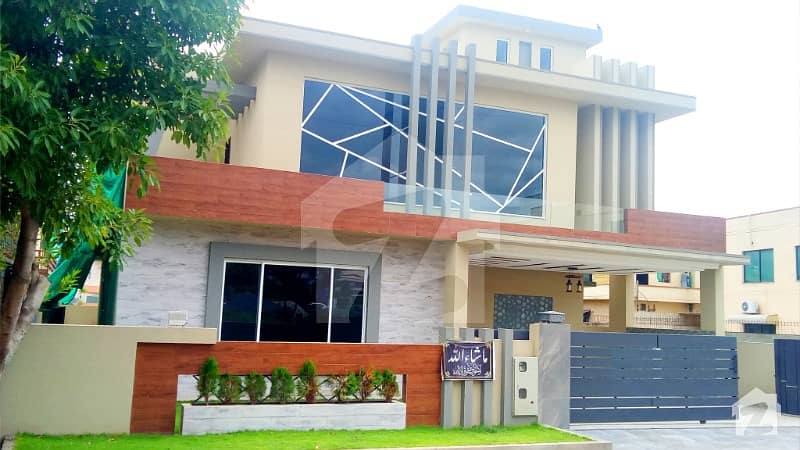 1 Kanal Brand New Aesthetic Design Bungalow Up For Sale