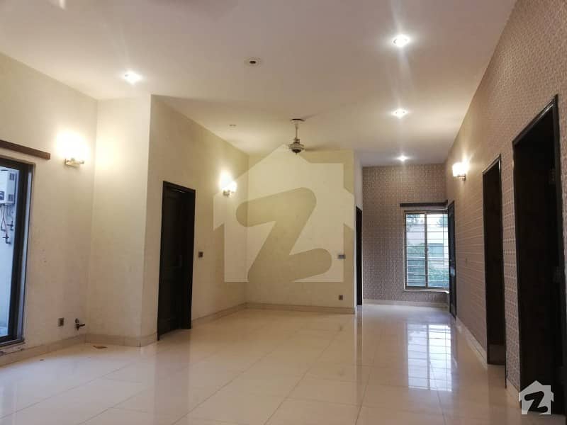 Dha Phase 5 One Kanal Upper Portion For Rent With Separate Gate