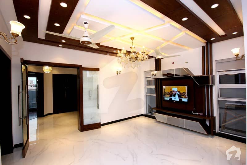 LG Offer Superb 10 Marla Outclass Brand New Luxury Bungalow For Sale