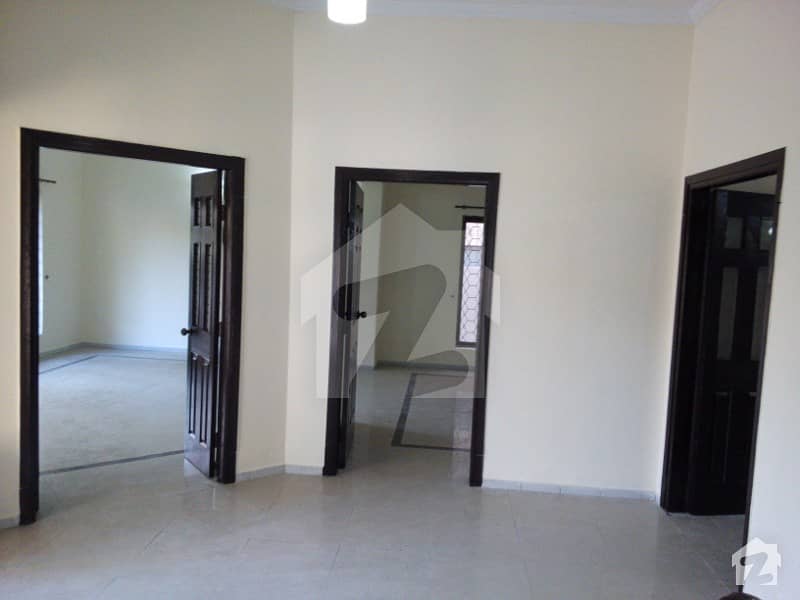 1 Kanal Upper Portion For Rent In Main Cantt
