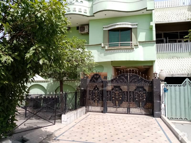 کشمیر روڈ گوجرانوالہ میں 6 کمروں کا 10 مرلہ مکان 3. 5 کروڑ میں برائے فروخت۔