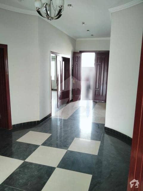 1 Kanal Lower Portion Independent With Separate Gate For Rent