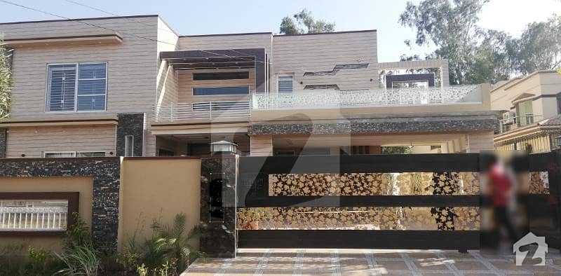 این ایف سی 1 - بلاک سی (این ای) این ایف سی 1 لاہور میں 6 کمروں کا 1 کنال مکان 3.45 کروڑ میں برائے فروخت۔