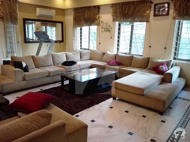 Kanal Luxury 4 Beds Fully Furnished Ground Portion With Basement Separate Gate
