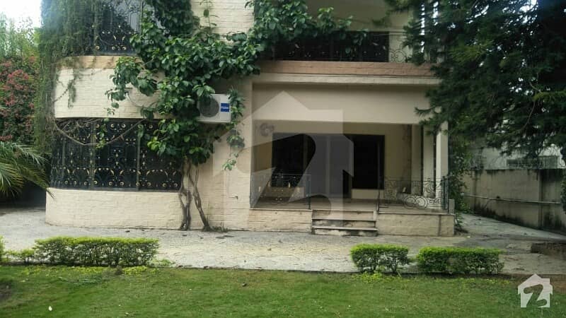 جی ۔ 6 اسلام آباد میں 6 کمروں کا 2.4 کنال مکان 3 لاکھ میں کرایہ پر دستیاب ہے۔ جی ۔ 6 اسلام آباد میں 6 کمروں کا 2.4 کنال مکان 3 لاکھ میں کرایہ پر دستیاب ہے۔