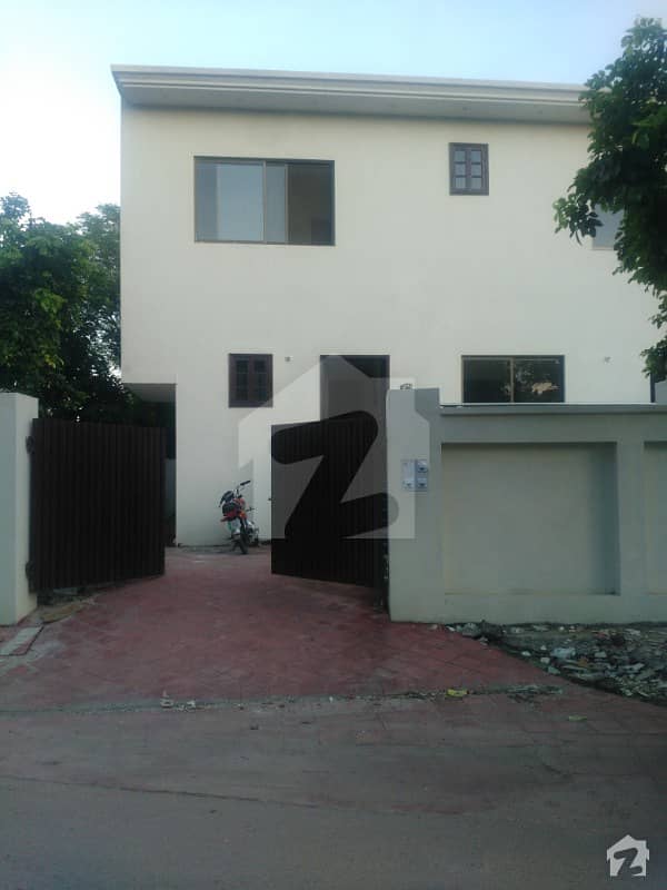 14 Marla Brand New House In Model Town Lahore