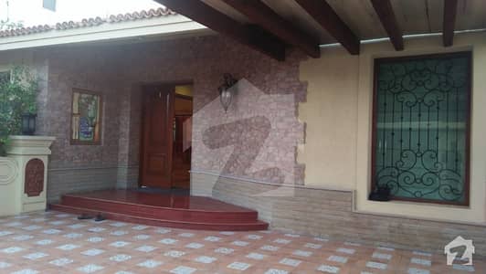 Defence 1000 Yards Well Maintained Old House Is Available For Sale At Phase -1 Defence 1000 Yards Well Maintained Old House Is Available For Sale At Phase -1