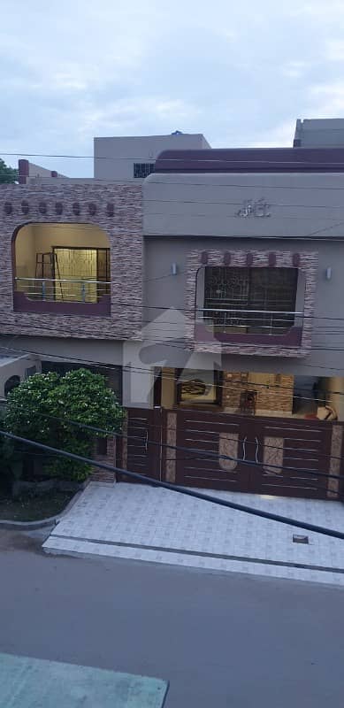 ماڈل ٹاؤن ۔ بلاک کیو ماڈل ٹاؤن لاہور میں 4 کمروں کا 10 مرلہ مکان 2.5 کروڑ میں برائے فروخت۔
